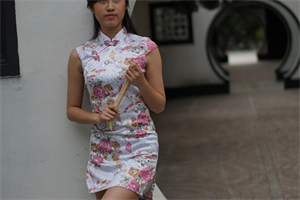 上海新茶工作室联系方式：＊＊Shanghai's Fitness Enthusiasts： Their Stories＊＊